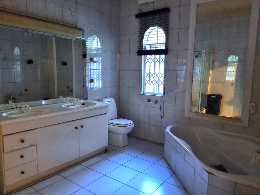 4 Bedroom Property for Sale in Protea Park North West